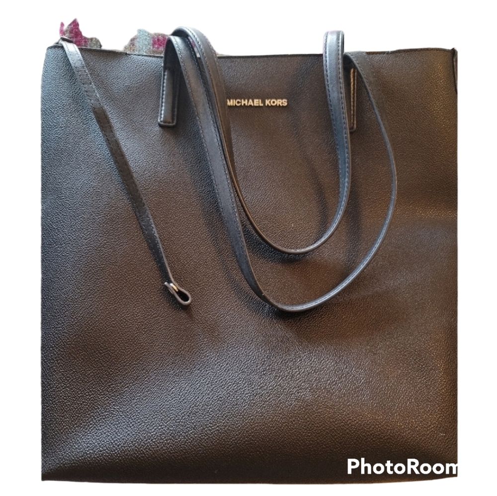 Micheal Kors Crossbody/Tote - Picture 3 of 13